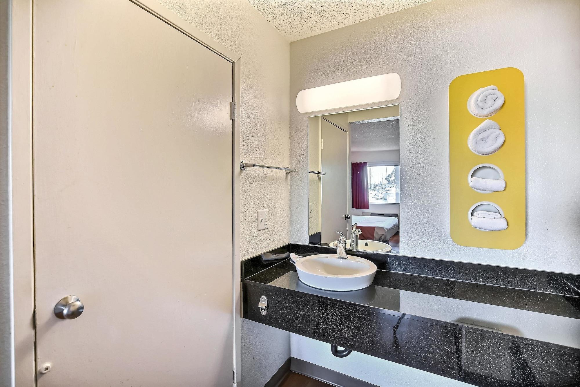 Motel 6-Oakland, Ca - Embarcadero Extérieur photo